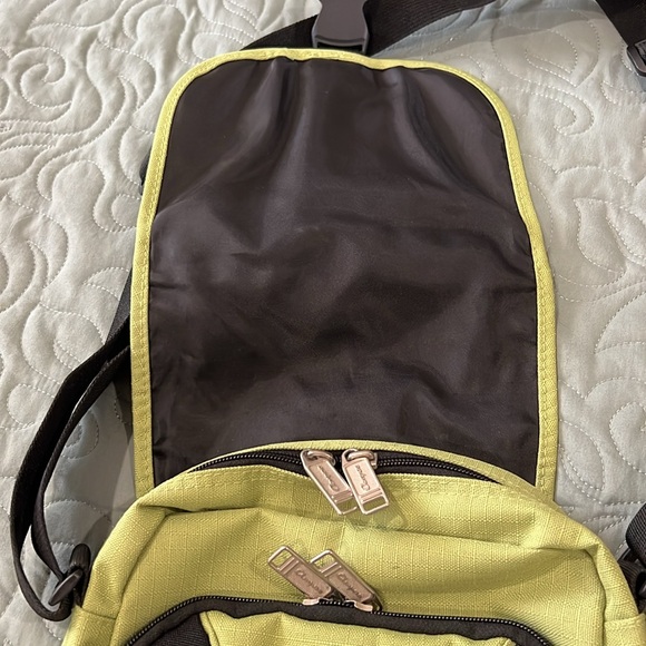 Ampac Messenger Bag - Picture 3 of 8